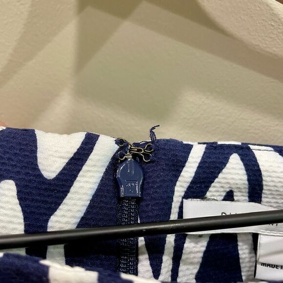 Diane Von Furstenberg DVF Navy Blue Printed Mini Dress - Size: 4 - Picture 5 of 11